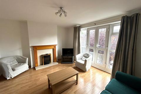 2 bedroom flat to rent, Milton Grove, London N16