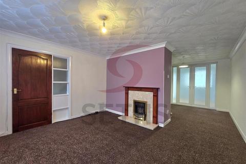 3 bedroom semi-detached house to rent, Dovedale Road, Leicester LE4