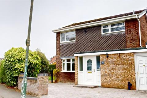 3 bedroom detached house to rent, Copthorne Park, Shrewsbury