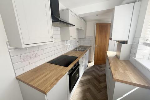 2 bedroom terraced house to rent, Cauldwell Hall Road, Suffolk IP4