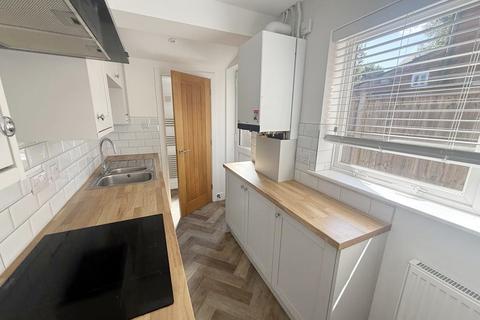 2 bedroom terraced house to rent, Cauldwell Hall Road, Suffolk IP4