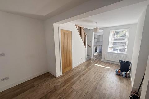 2 bedroom terraced house to rent, Cauldwell Hall Road, Suffolk IP4