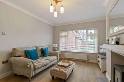 3 bedroom semi-detached house for sale, Green View, Lymm WA13