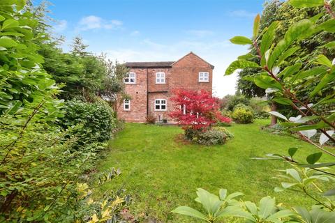 4 bedroom detached house for sale, Davenport Street, Crewe