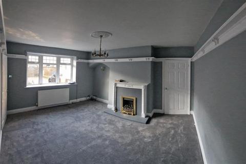 3 bedroom townhouse to rent, Mitchell Square, Silsden, Keighley