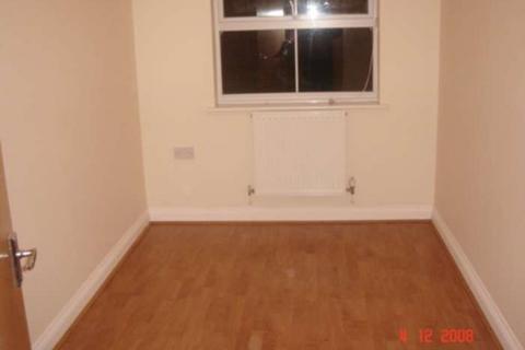 2 bedroom apartment to rent, Oakwood House, Reading RG6