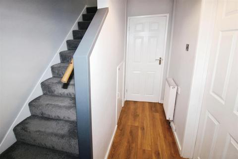 2 bedroom semi-detached house for sale, Staveley Road, Hull