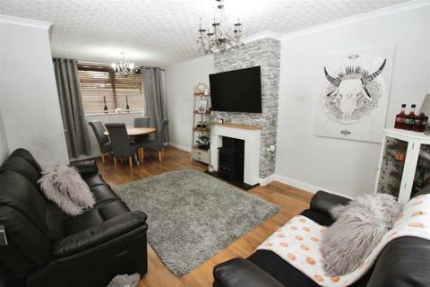 2 bedroom semi-detached house for sale, Staveley Road, Hull