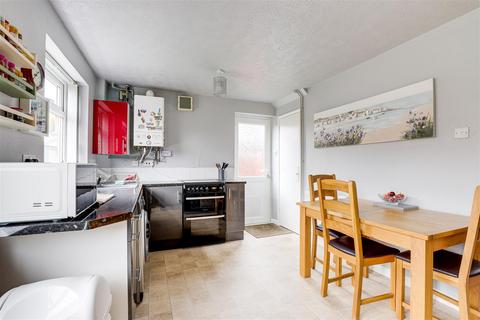 25 Gothic Close, Nottingham, NG6 0NU