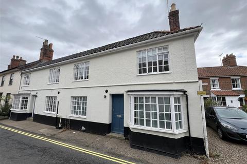 2 bedroom terraced house to rent, London Road, Halesworth