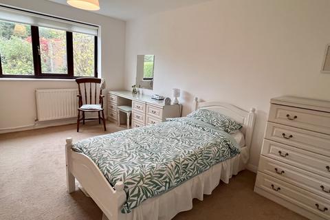 6 Brodulais, Llanwrda, SA19 8AF
