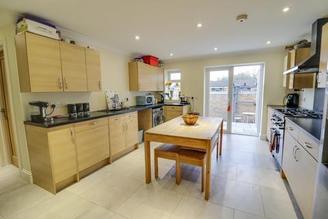 3 bedroom end of terrace house for sale, Swanage Close, Itchen