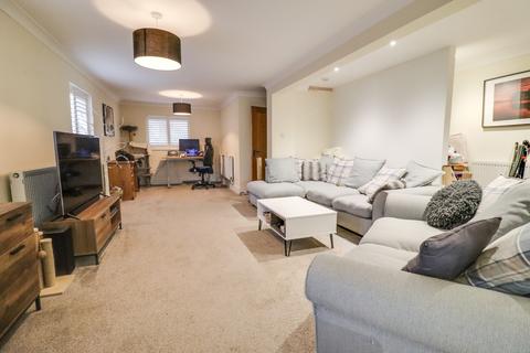 3 bedroom end of terrace house for sale, Swanage Close, Itchen