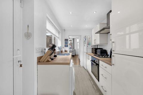 28 Hale Road, Widnes, WA8 8SA