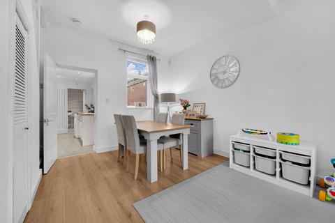 28 Hale Road, Widnes, WA8 8SA