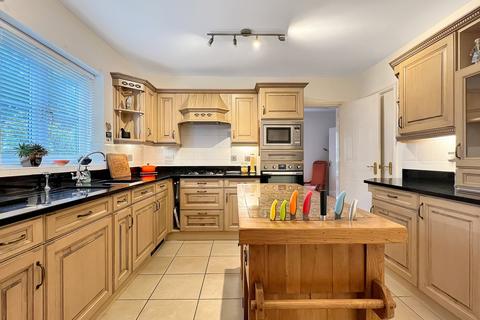 4 bedroom detached house for sale, Gainsborough Road, Braintree, CM77