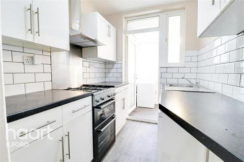 3 bedroom terraced house to rent, Kitchener Road, E17