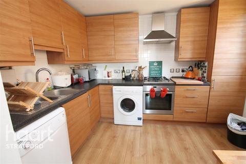 2 bedroom flat to rent, Marnie Court - Leytonstone - E11