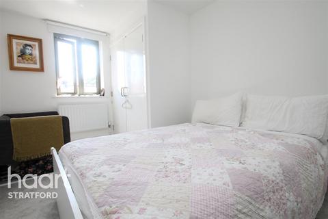 2 bedroom flat to rent, Marnie Court - Leytonstone - E11