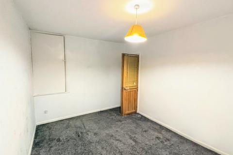 2 bedroom flat to rent, Hughes Avenue , Prescot L35