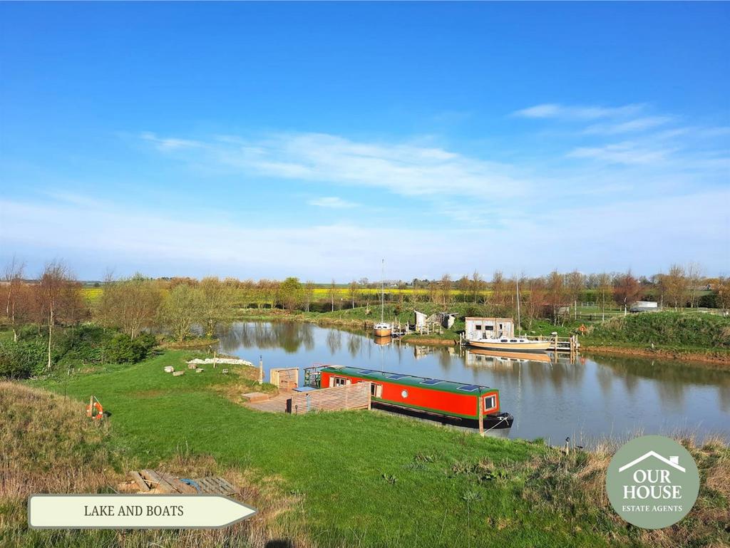 Lake and boat accommodation