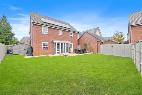 4 bedroom detached house for sale, Kedleston Drive, Kettering NN15