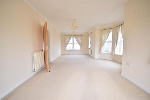 2 bedroom flat for sale, Horton Crescent, Epsom KT19