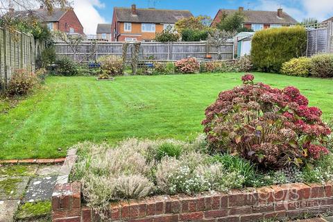 2 bedroom bungalow for sale, Hurstwood Close, West Sussex TN40