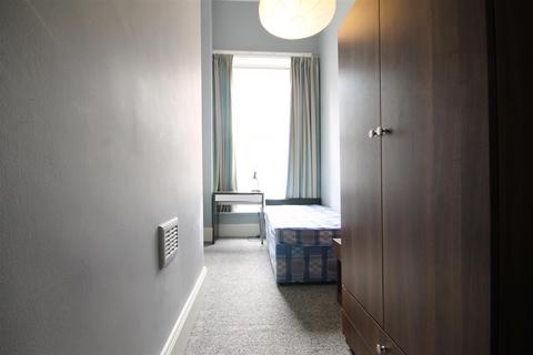 2 bedroom apartment to rent, Erskine Chambers City Centre