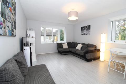 2 bedroom apartment for sale, Lind Road, Sutton