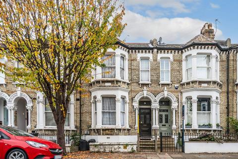 3 bedroom terraced house for sale, Montholme Road, Between the Commons, London, SW11