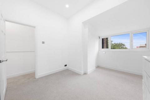 1 bedroom flat to rent, Kitto Road, Brockley, London, SE14