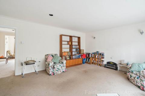 3 bedroom terraced house for sale, The Hoe, Carpenders Park