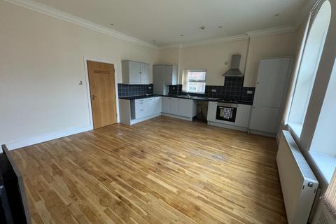 2 bedroom flat to rent, Barnard Road, Wirral CH43