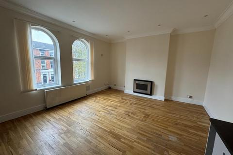 2 bedroom flat to rent, Barnard Road, Wirral CH43