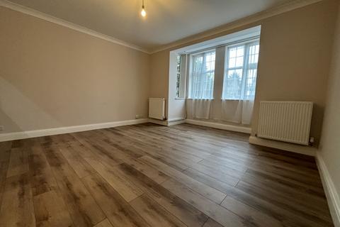 2 bedroom flat to rent, Edgwarebury Lane, Edgware, HA8 8NA