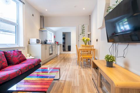 6 bedroom terraced house to rent, Richmond Road - Student House - 26/27