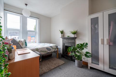 6 bedroom terraced house to rent, Richmond Road - Student House - 26/27