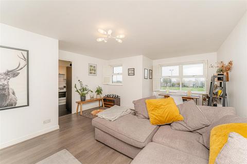 2 bedroom flat for sale, Kirkland Drive, Enfield