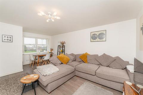 2 bedroom flat for sale, Kirkland Drive, Enfield