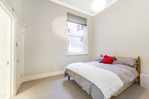 2 bedroom flat to rent, Little Britain, London EC1A