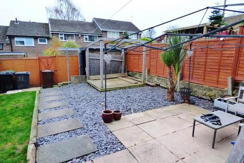 3 bedroom townhouse to rent, Snowden Walk, Leeds LS13