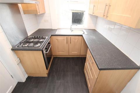 2 bedroom terraced house to rent, Portland Street, Darwen, Lancashire, BB3 2JJ