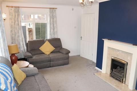 3 bedroom semi-detached house to rent, Dartmouth Drive, Aldridge