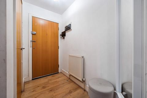 8 Romside Place, Romford, RM7 7EE