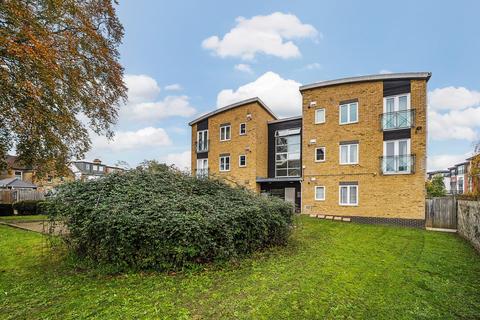 8 Romside Place, Romford, RM7 7EE