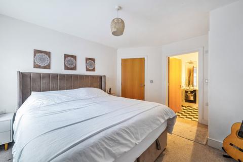 8 Romside Place, Romford, RM7 7EE
