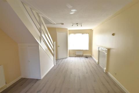 2 bedroom terraced house to rent, Wallace Close, London SE28