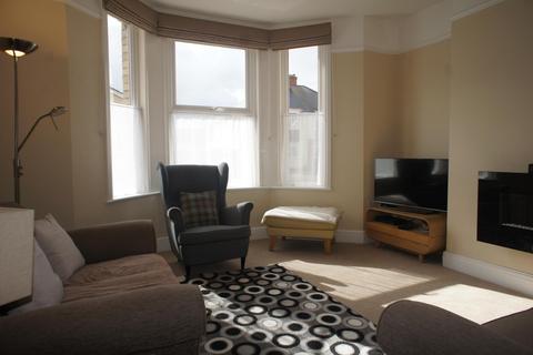 3 bedroom terraced house to rent, Lyndhurst Road, Exmouth, EX8