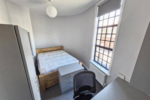 10 bedroom flat to rent, £150PPPW WITH BILLS - 10 BED APARTMENT NG3 1JE